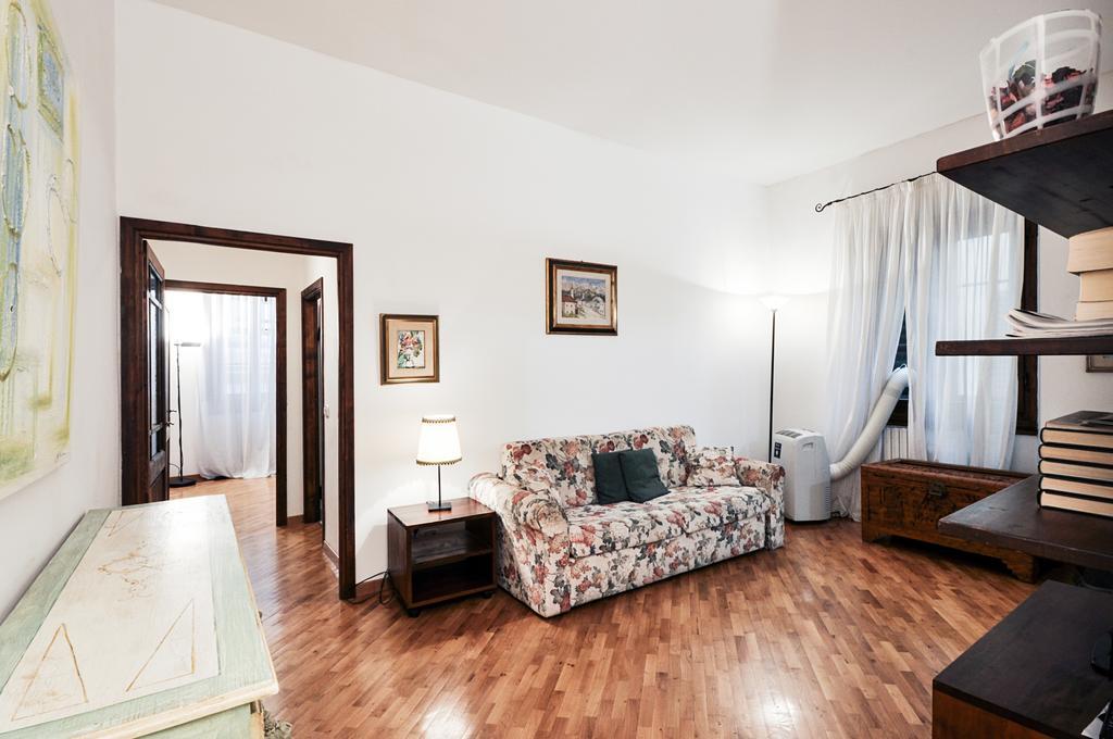 Uffizi 2 Appartement *
