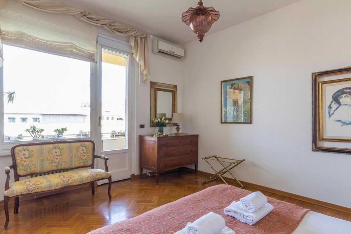Wonderful Terrace Over Ponte Vecchio With Elevator Appartement