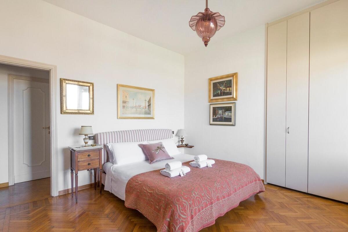 Wonderful Terrace Over Ponte Vecchio With Elevator Appartement