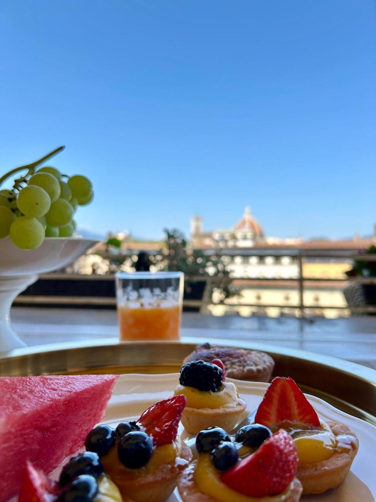 Wonderful Terrace Over Ponte Vecchio With Elevator Appartement Florence