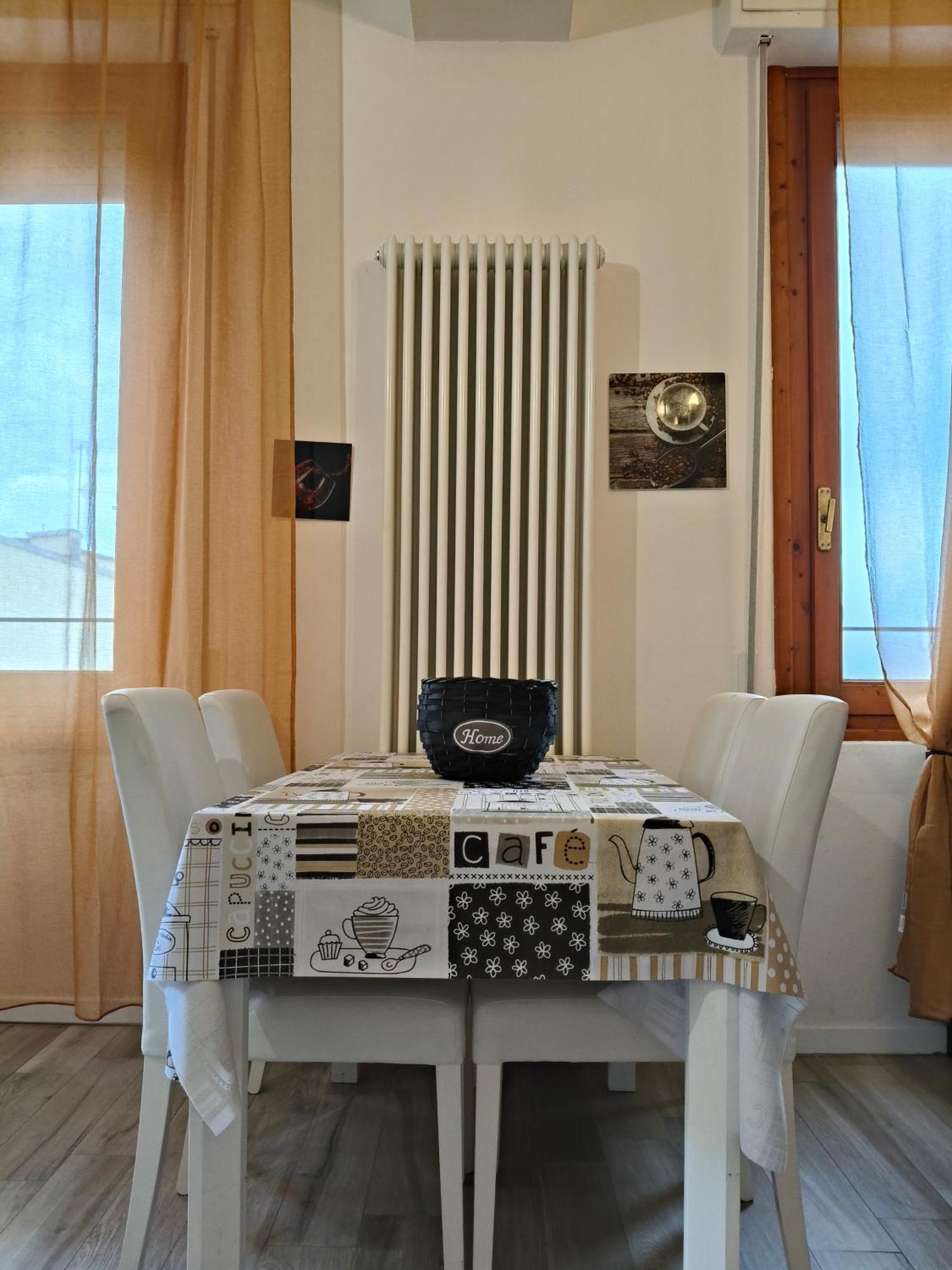 Apartment Eyes Florence