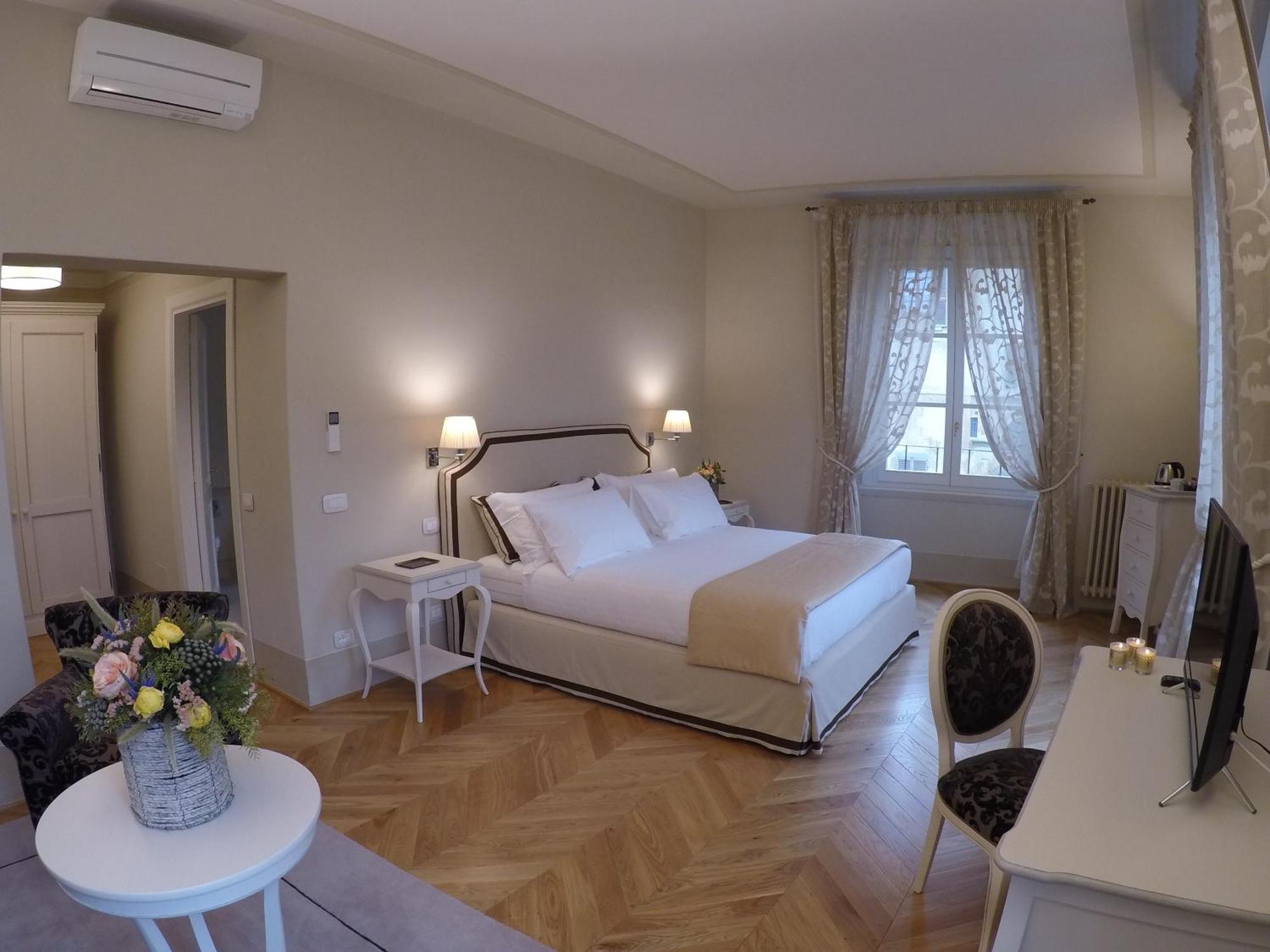 Palazzo Della Stufa Residenza D'epoca Bed & Breakfast Florence