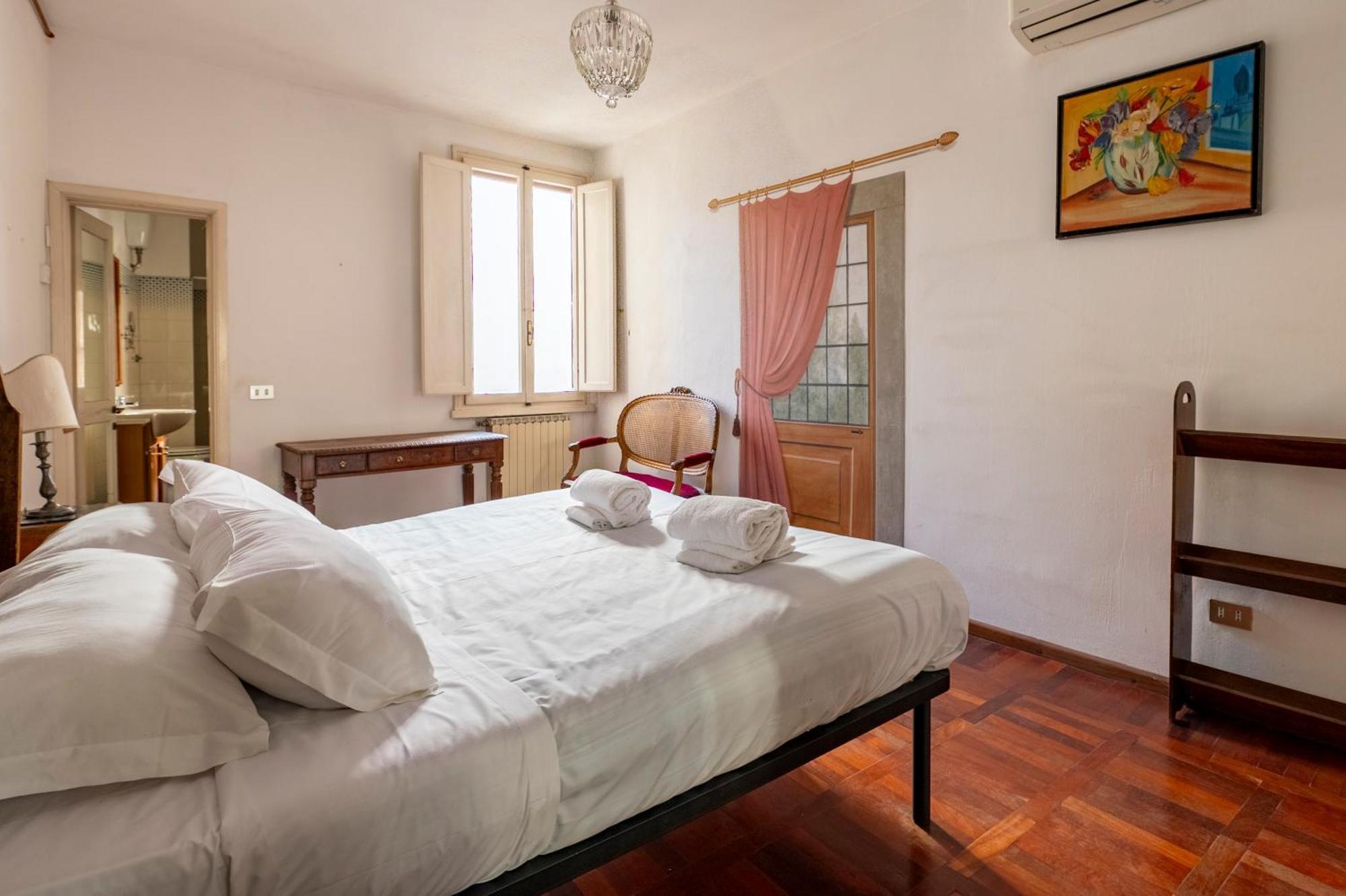 Maison d'hôtes Caravaggio Con Bagno Privato Nell'oltrarno Florence