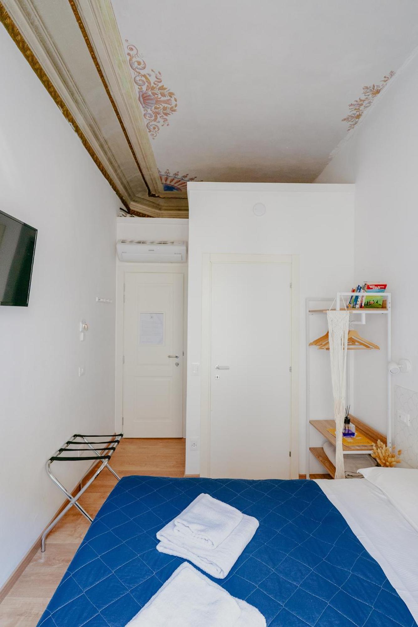 Florence Rooms