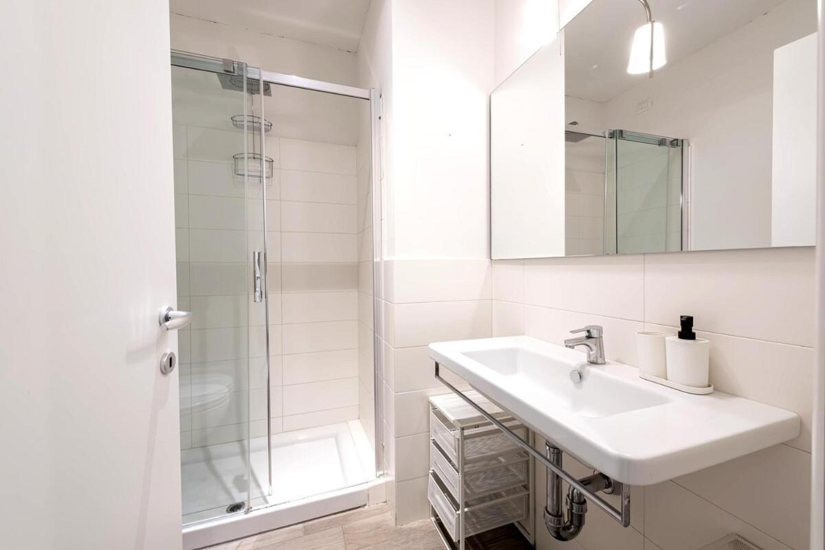 750 Eur - Unique Design 4 Bed Apartment Appartement Florence
