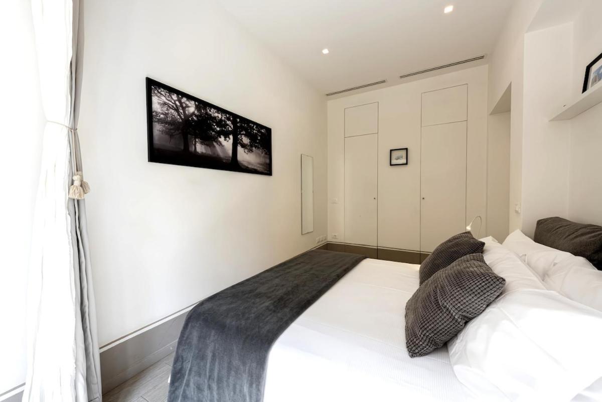 750 Eur - Unique Design 4 Bed Apartment *