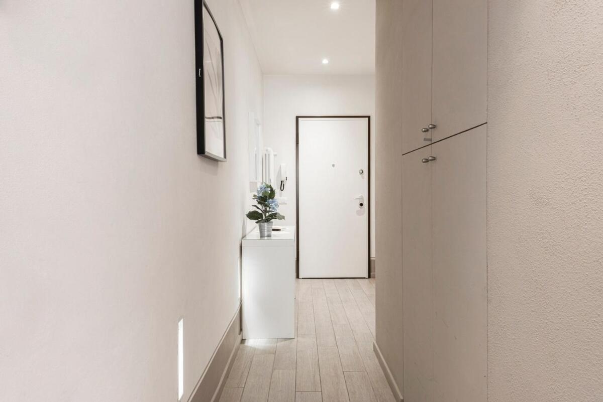 750 Eur - Unique Design 4 Bed Apartment *