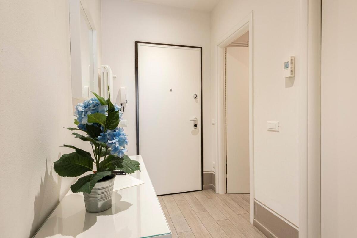 750 Eur - Unique Design 4 Bed Apartment Florence