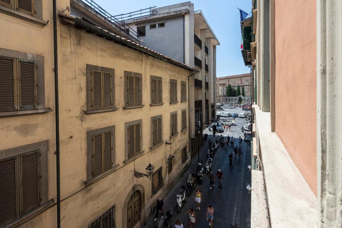 750 Eur - Unique Design 4 Bed Apartment Florence