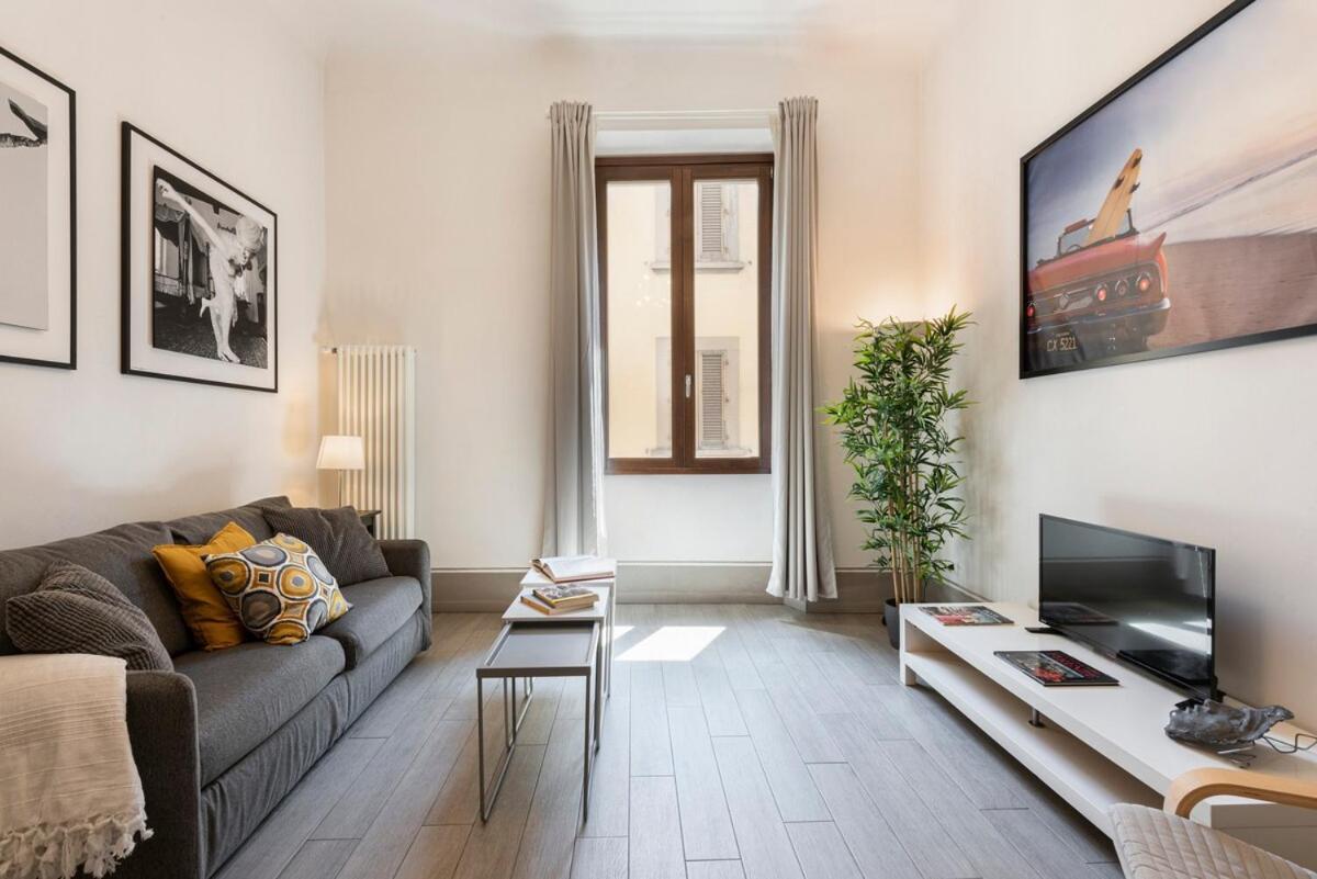 750 Eur - Unique Design 4 Bed Apartment