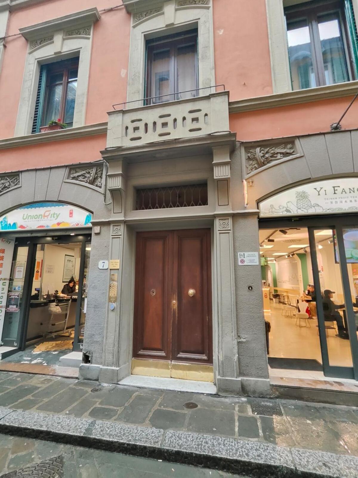 Appartement 750 Eur - Unique Design 4 Bed Apartment