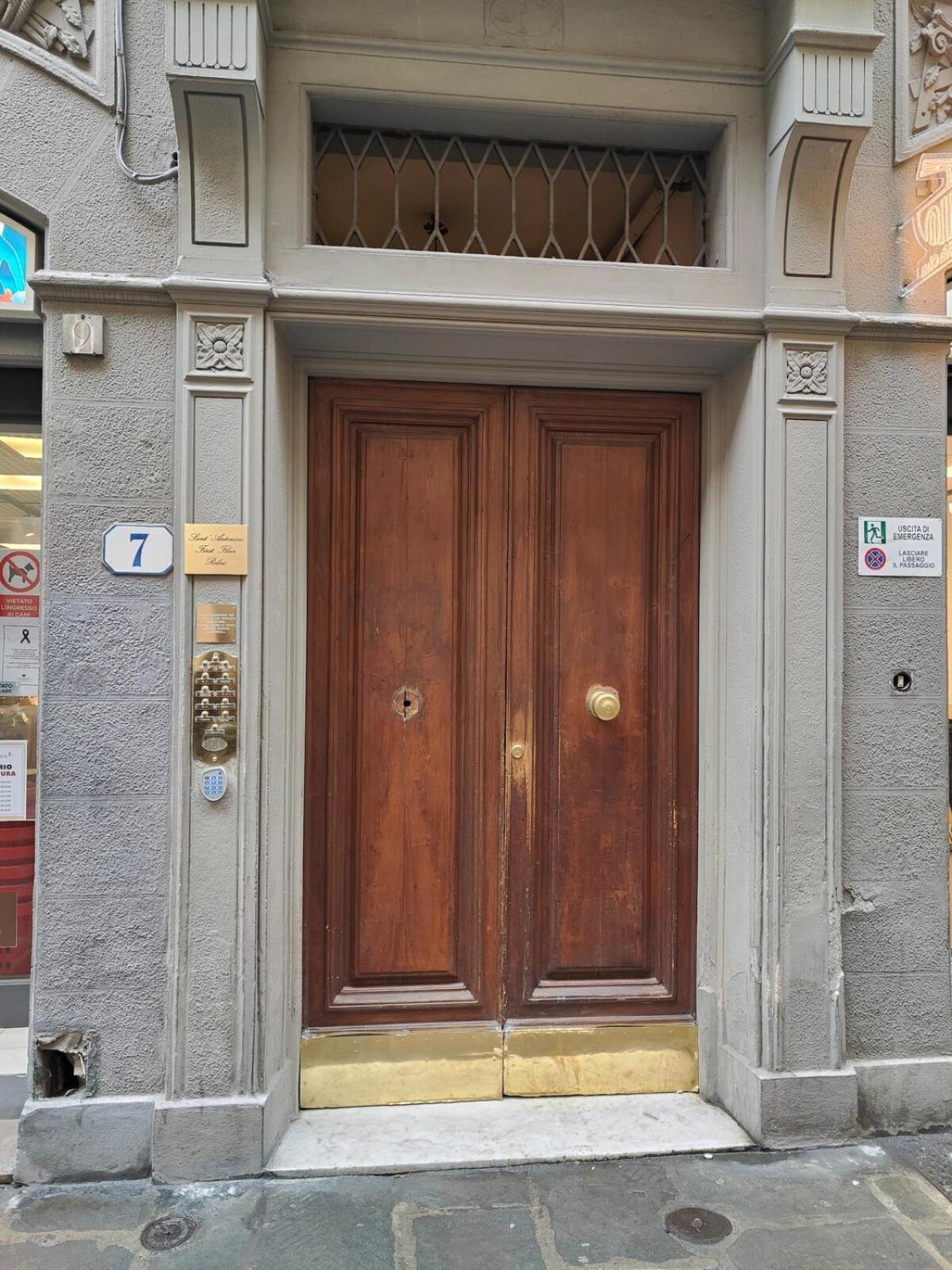 Appartement 750 Eur - Unique Design 4 Bed Apartment *
