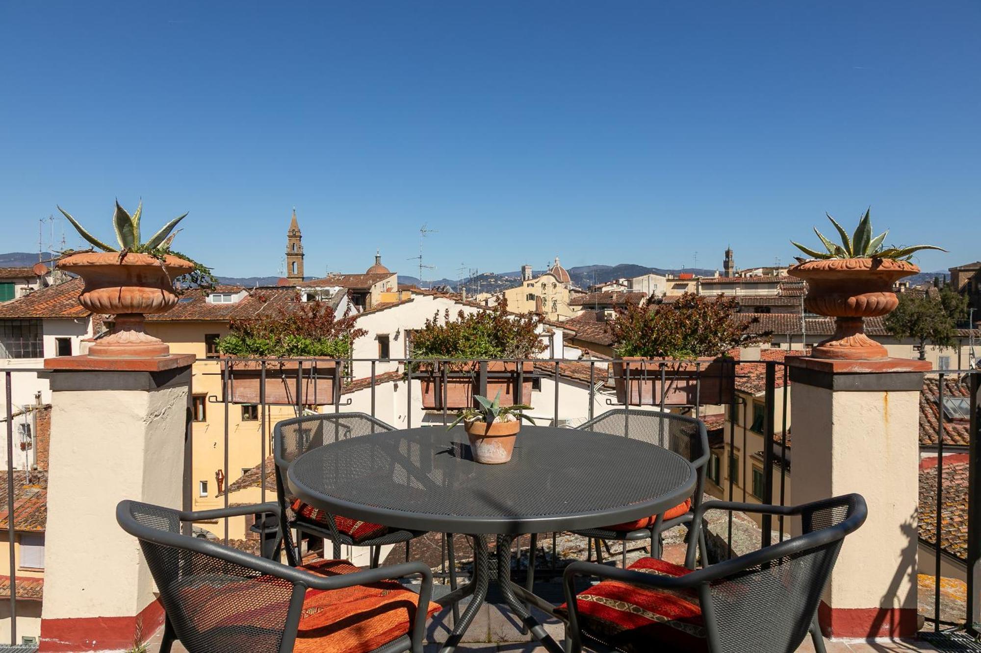 Borgo Tegolaio Terrace Apartment Florence