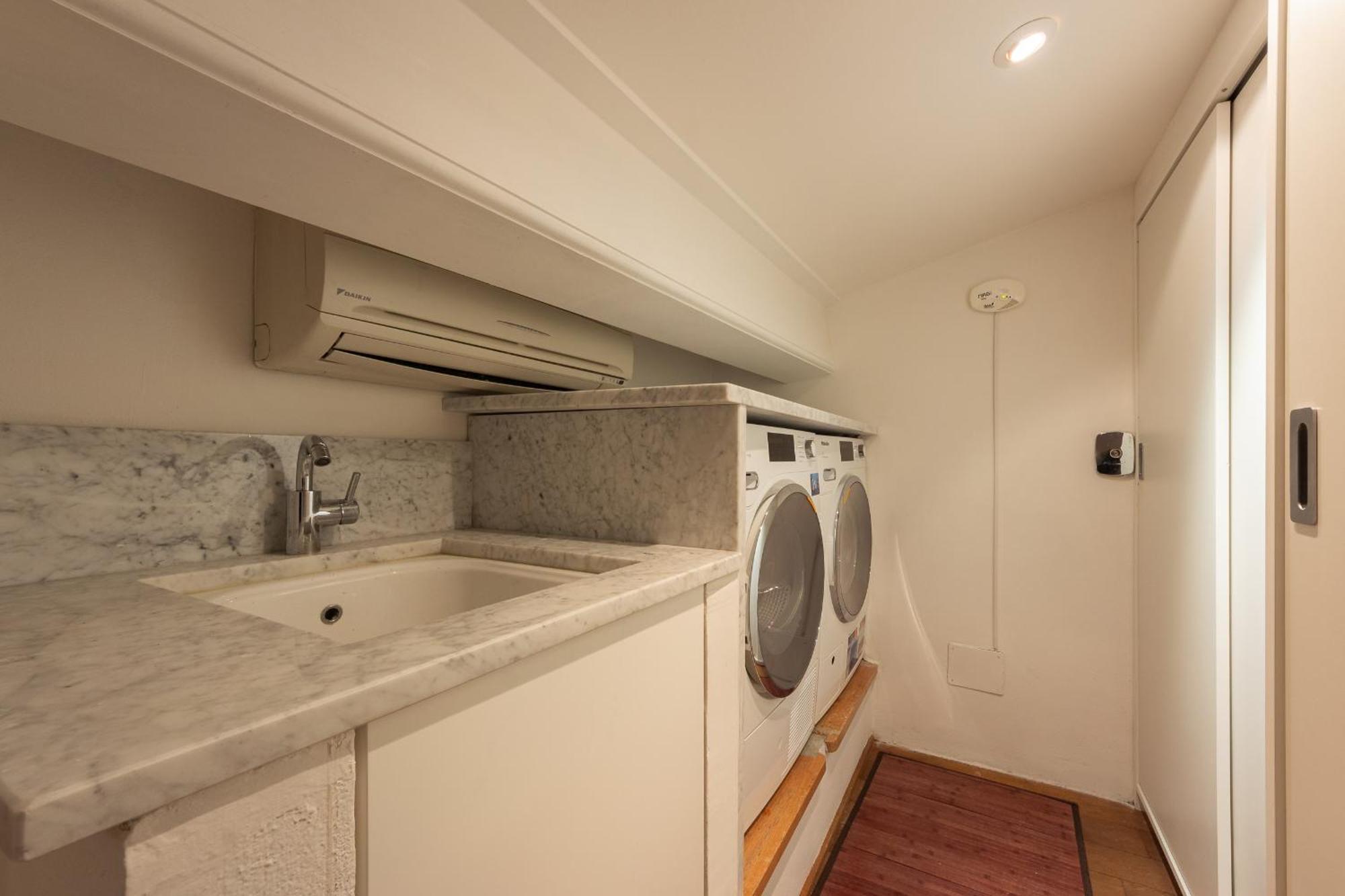 Apartment Borgo Tegolaio Terrace Florence