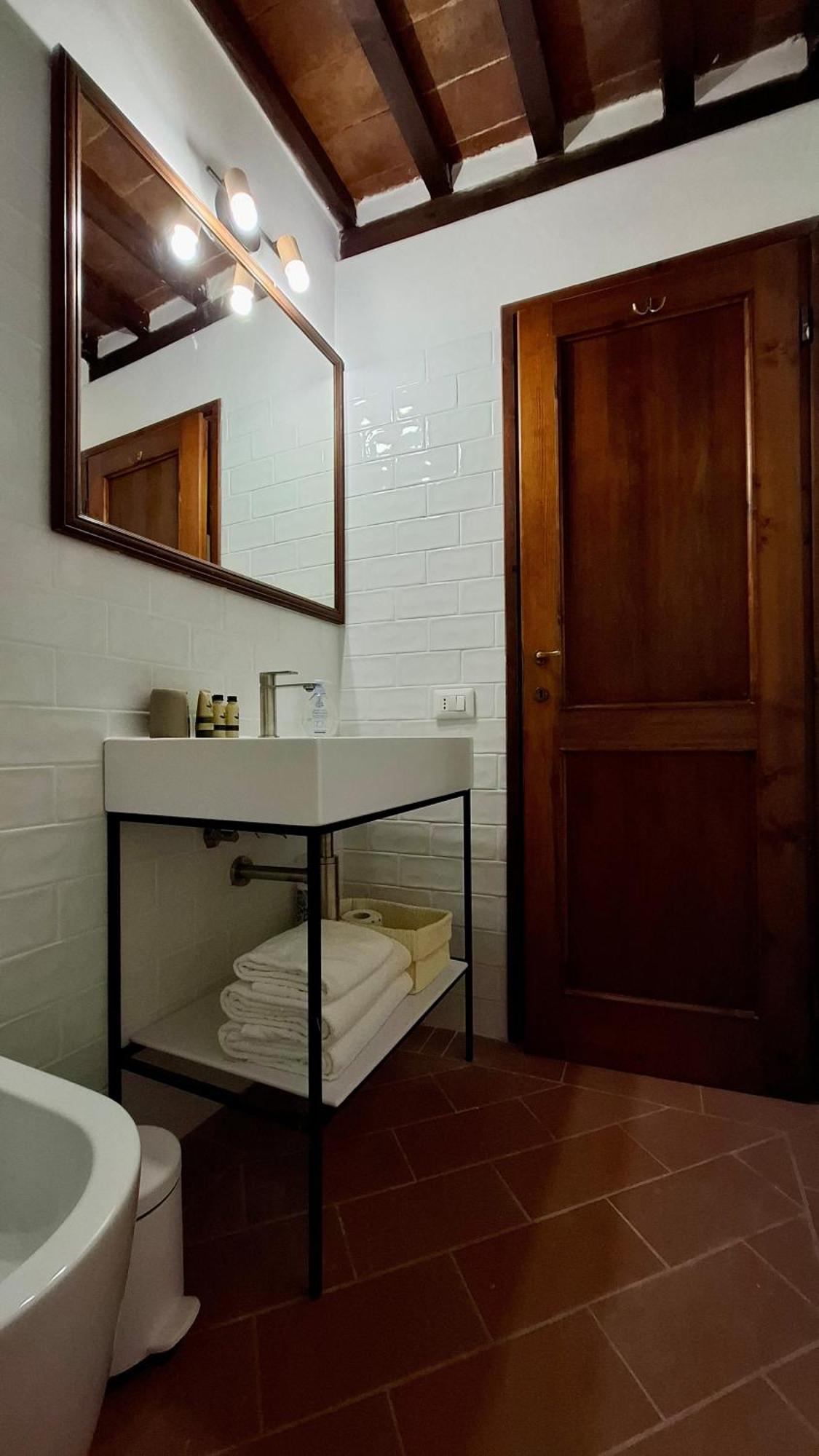 Aurora's, Renaissance Suite, Historic Apartment, Pivot Location, Few Walks From All, Ac Bedroom Appartamento Firenze