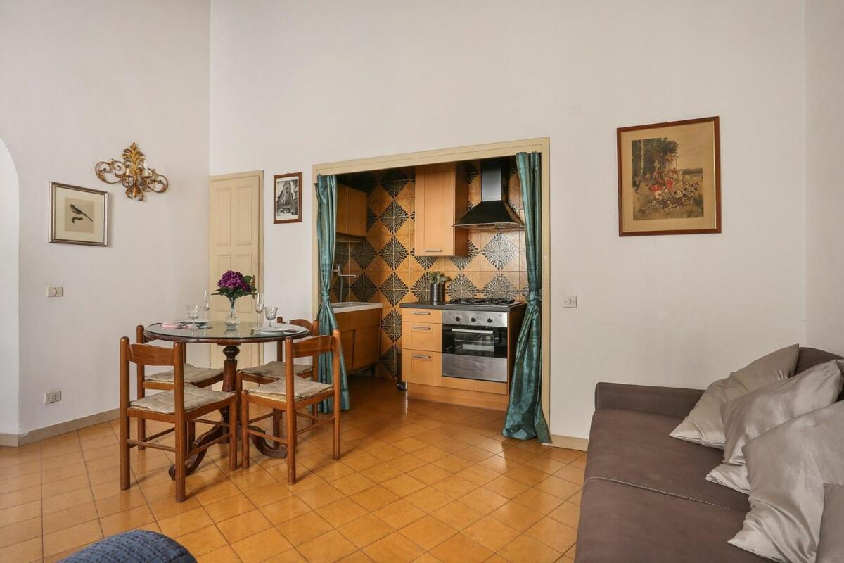 Borgo 6 *