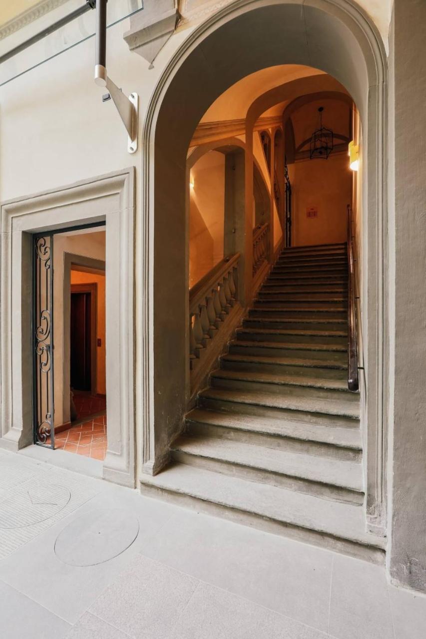 Albizi Botticelli 204 Florence