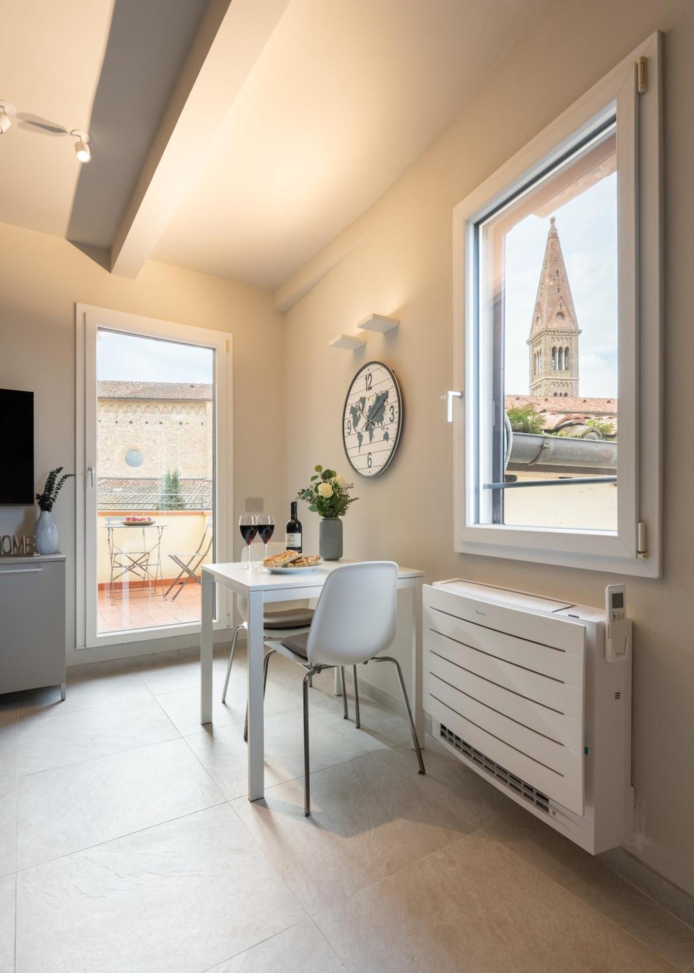 Via Avelli, 4 - Charming - Attico Al 5to Piano Senza Ascensore Vicino Stazione Con Terrazza Con Vista Santa Maria Novella Appartement *