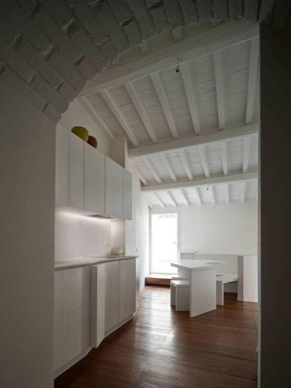 750 Eur - Unique Design 4 Bed Apartment Florence