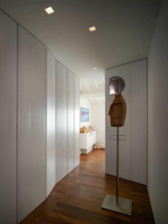 750 Eur - Unique Design 4 Bed Apartment