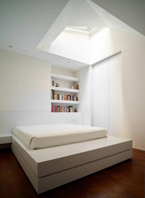 Appartement 750 Eur - Unique Design 4 Bed Apartment *