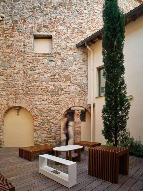 750 Eur - Unique Design 4 Bed Apartment Appartement Florence