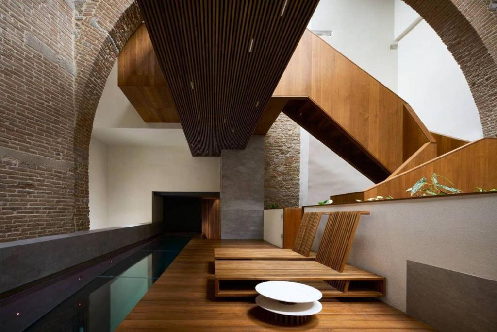 750 Eur - Unique Design 4 Bed Apartment * Florence