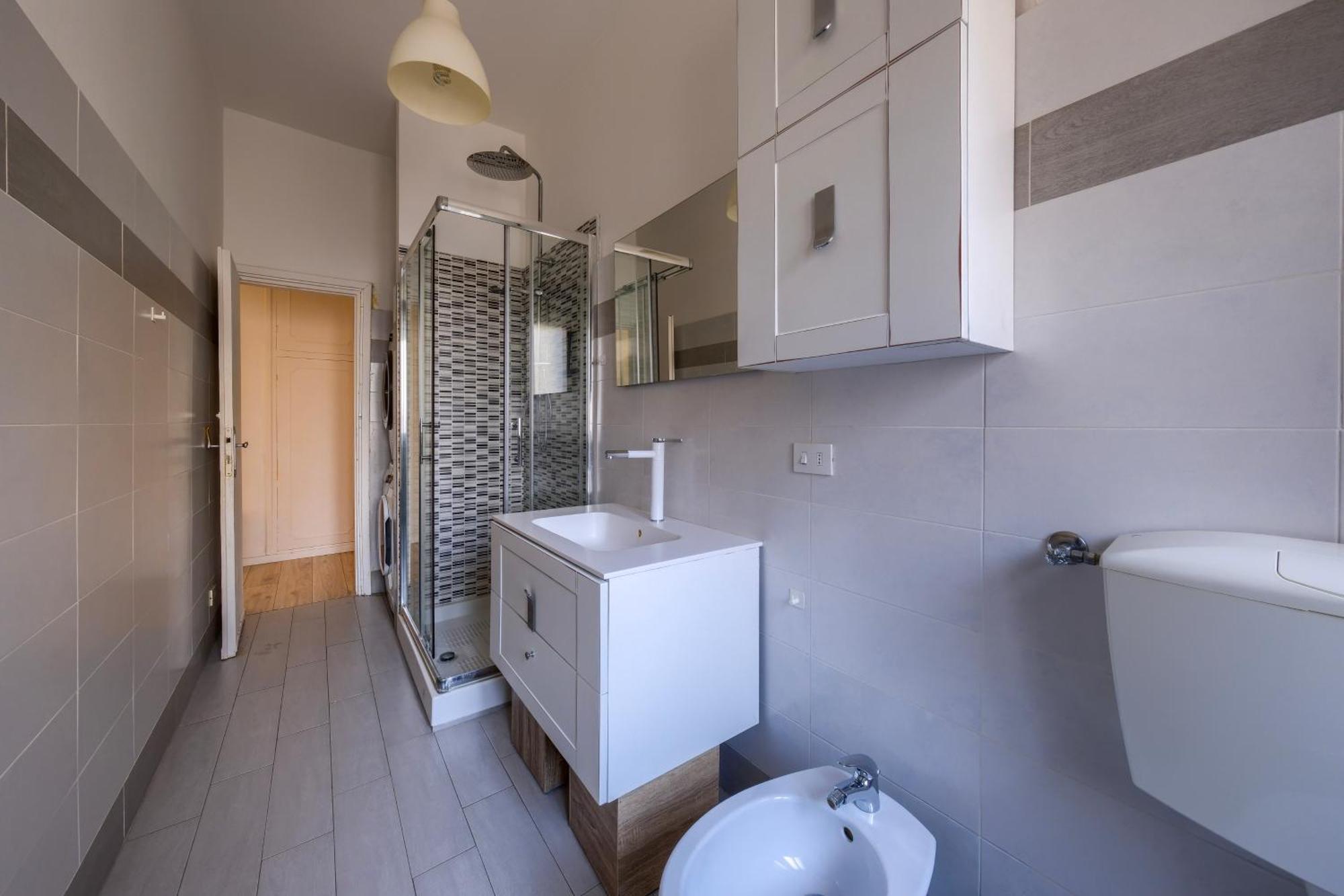 Show Me 2 Bedroom Duomo & Airport Tram Apartment Florence