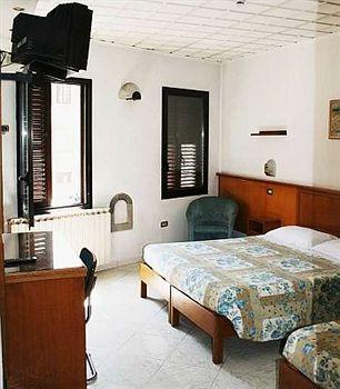 Lorena Hotel