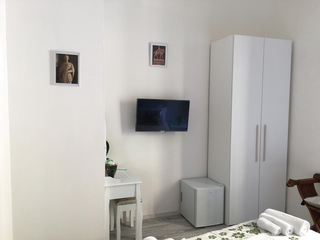 La Tana Dei Leoni Guest house Florence