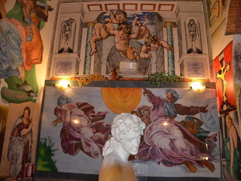 Archi Rossi Hostel Florence