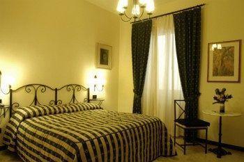 Acomodação com café da manhã  Badia Fiorentina 3*