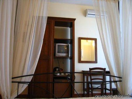 Bed & Breakfast Dimora Altea 3*
