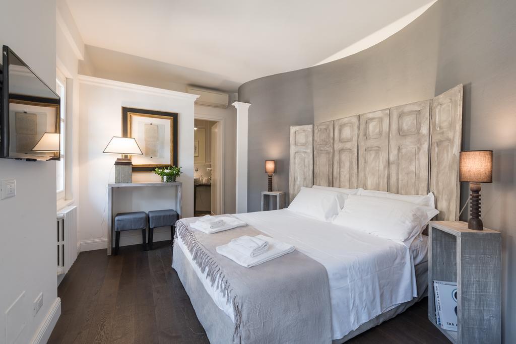 Apartment Novella Goldoni Suite-by Concierge Florenz