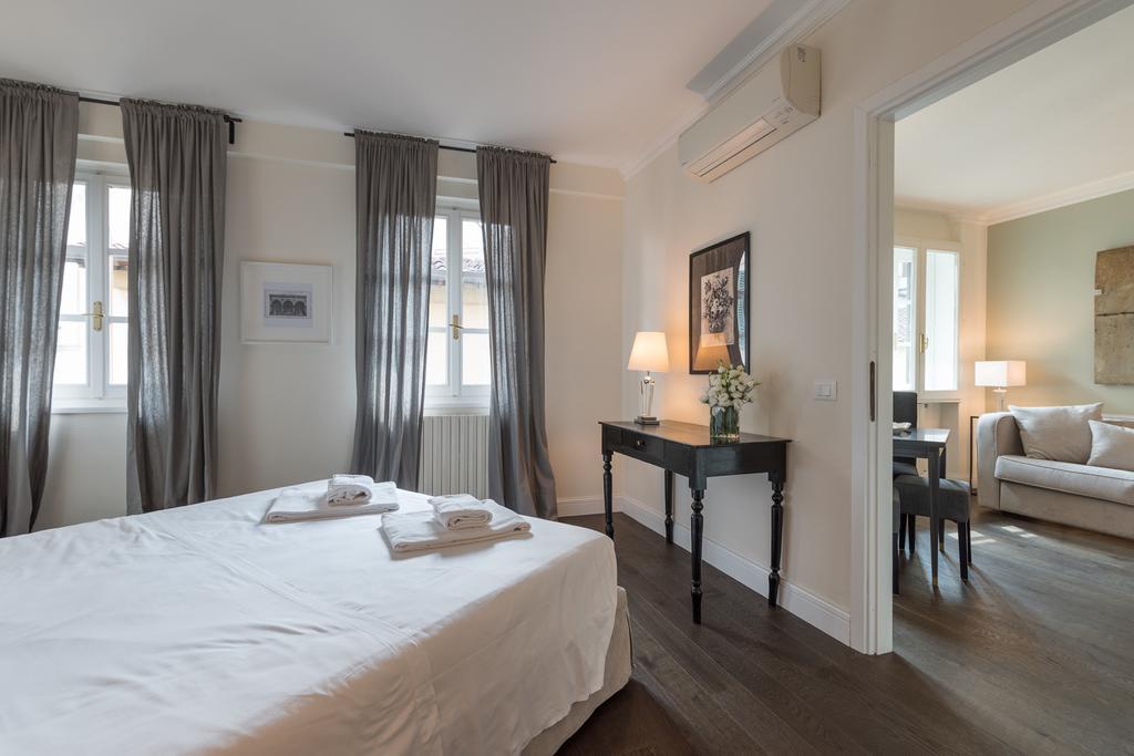 Novella Goldoni Suite-by Concierge Apartment