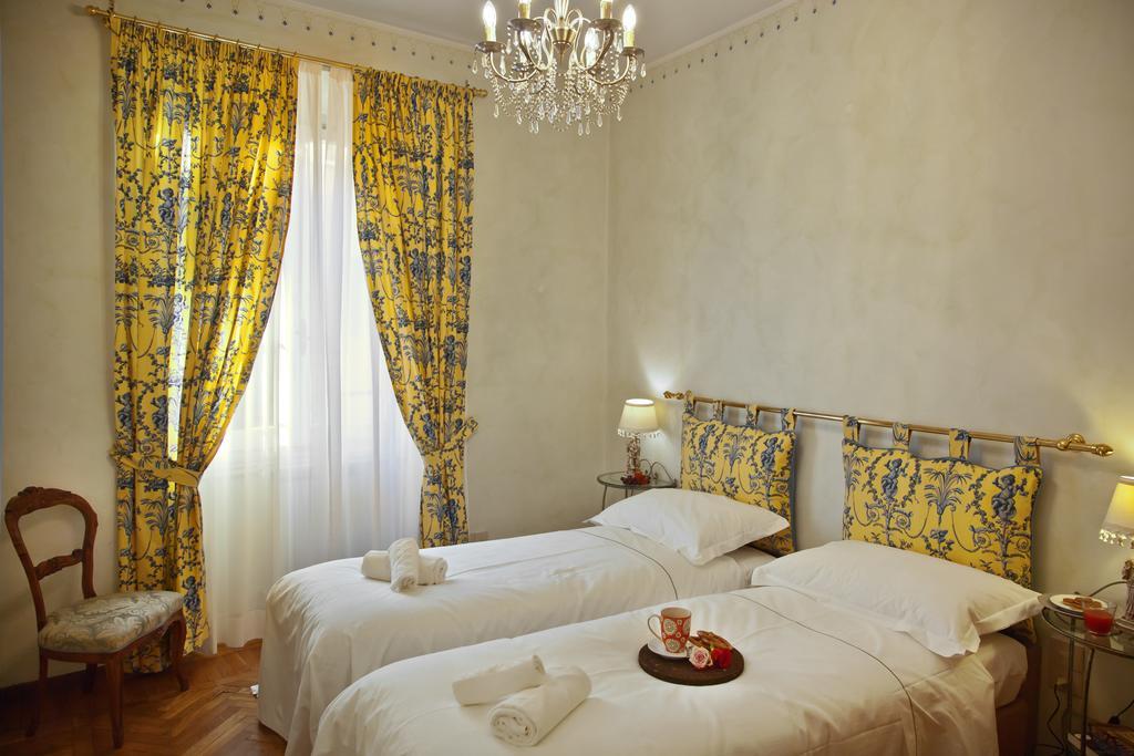 Ponte Vecchio Amazing View Apartment