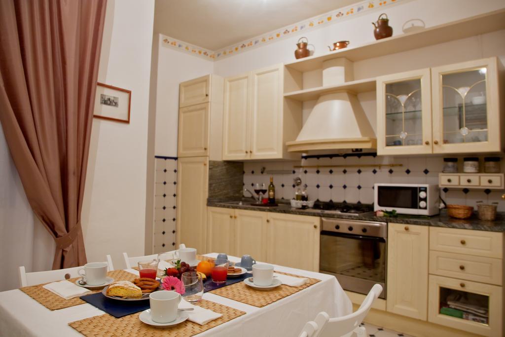 Ponte Vecchio Amazing View Apartment