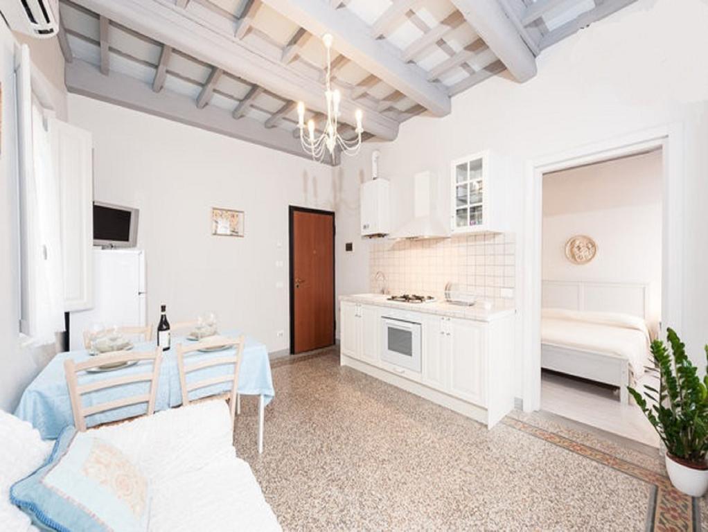 Happy Santa Croce 1 Apartment *