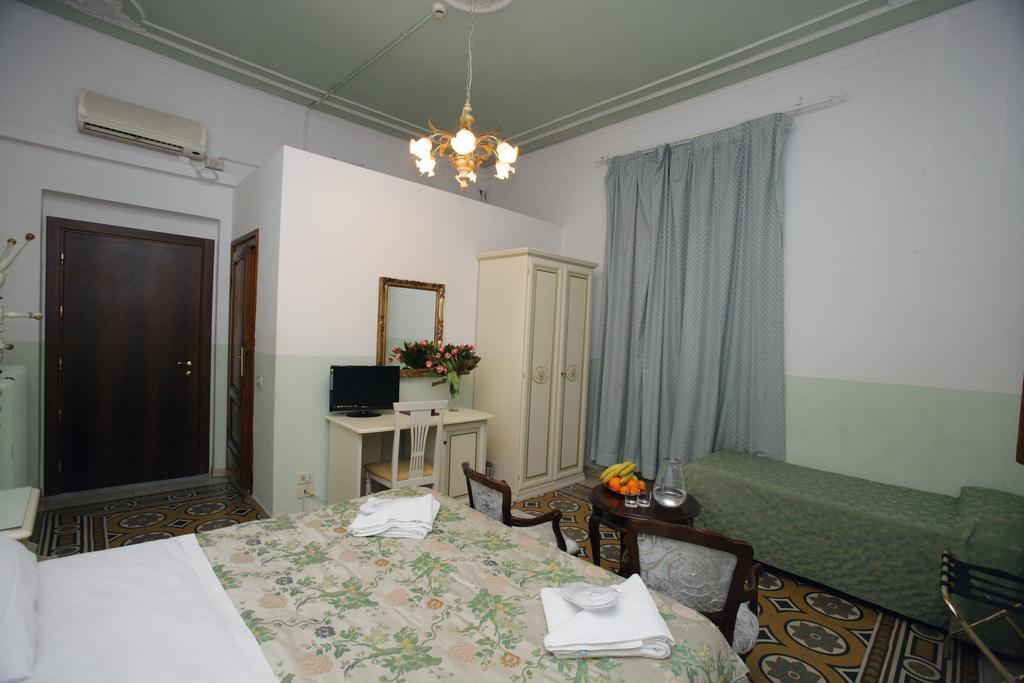 Desiree Hotel 3*