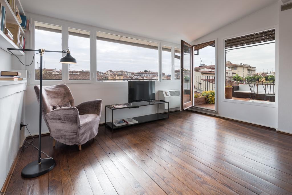 Charming Attic Niche Apartment *