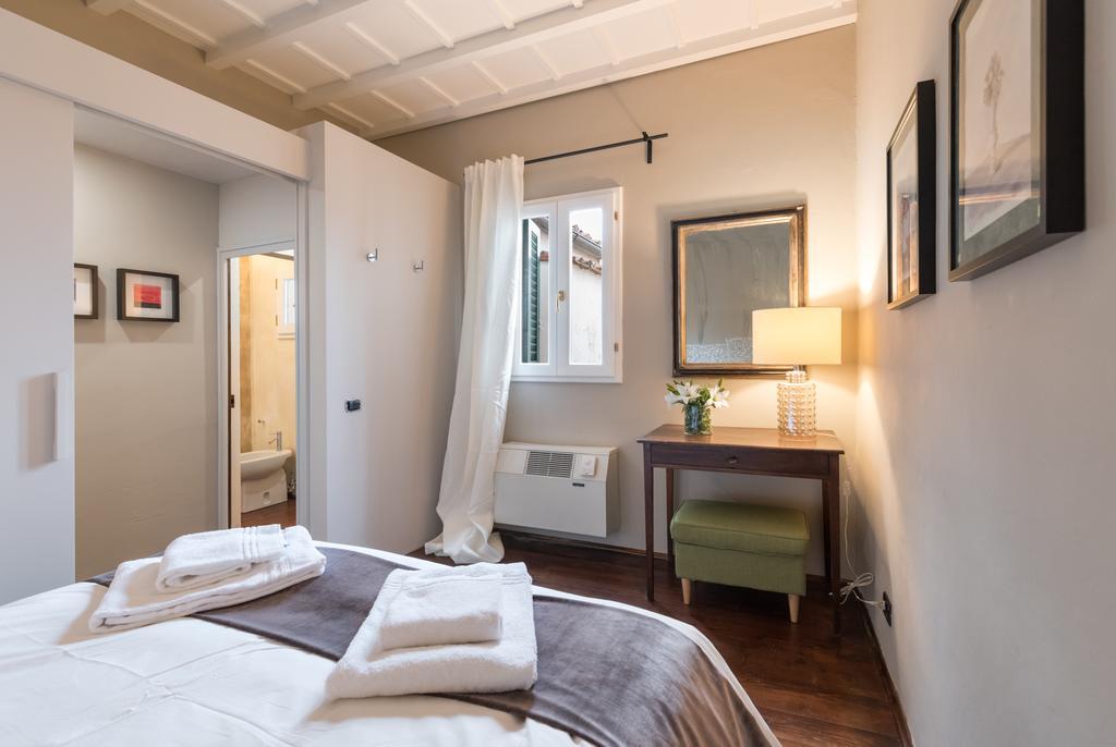 Charming Attic Niche Apartment Florence
