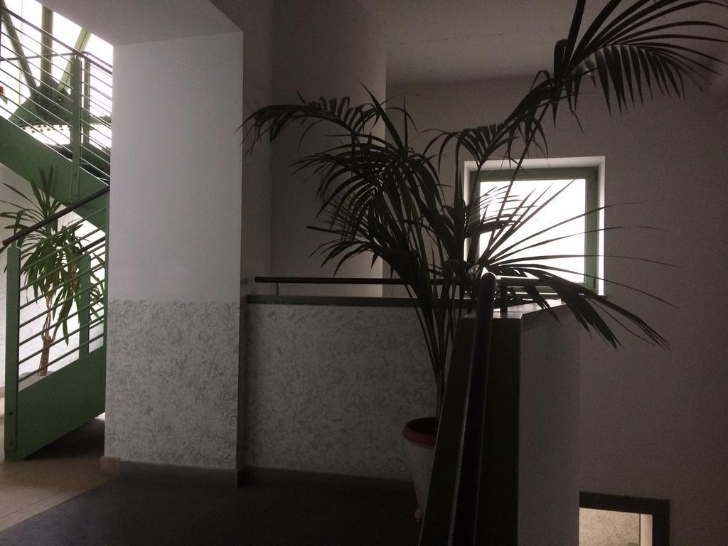 Gemini Apartment *