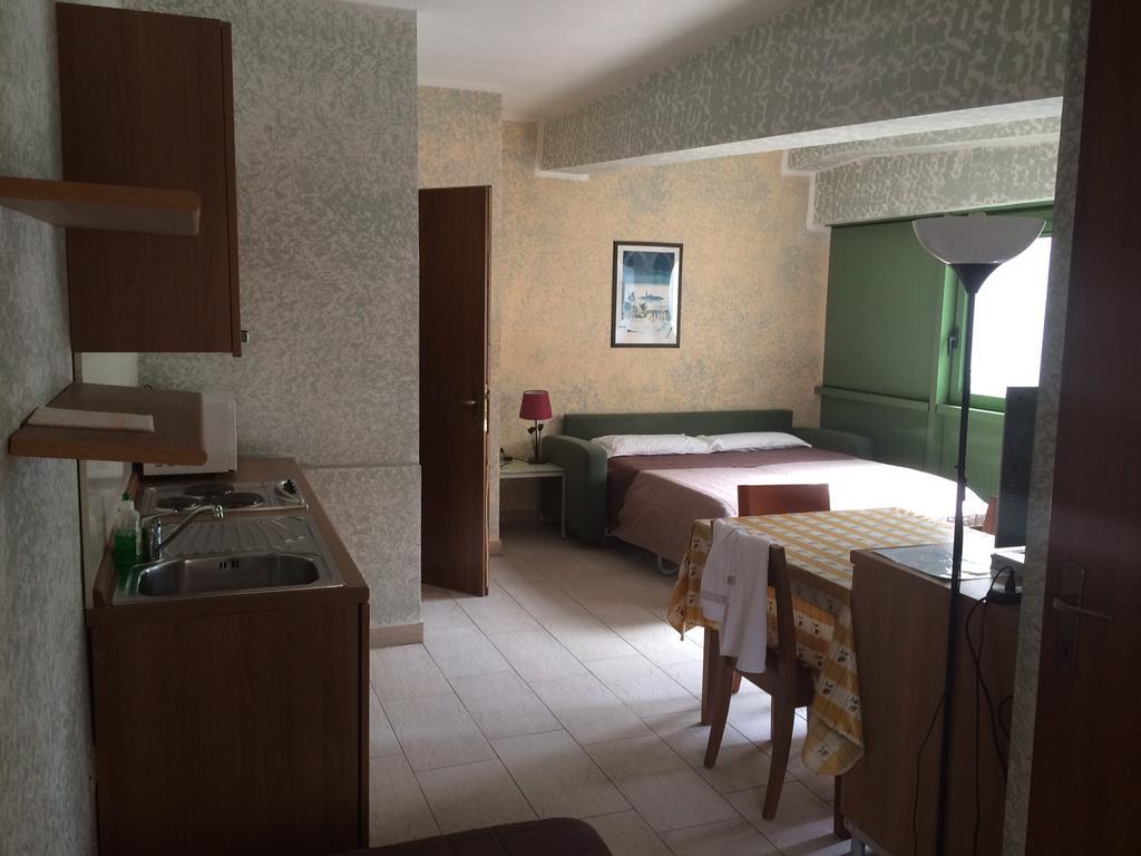 Gemini Apartment *