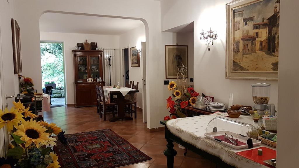 Acomodação com café da manhã  Ulivi Di Castello