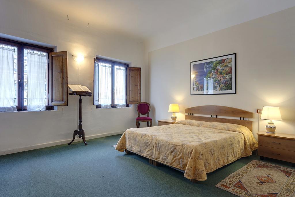 Paradiso Apartment *