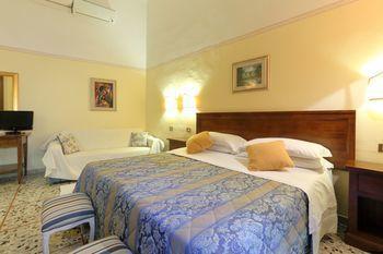 Residenza Maglioni Al Battistero Florence
