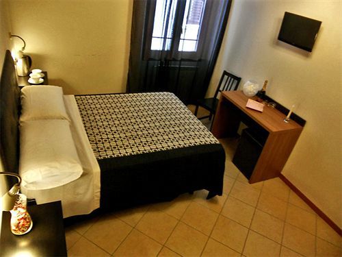 Guest house Adelaide House 2*