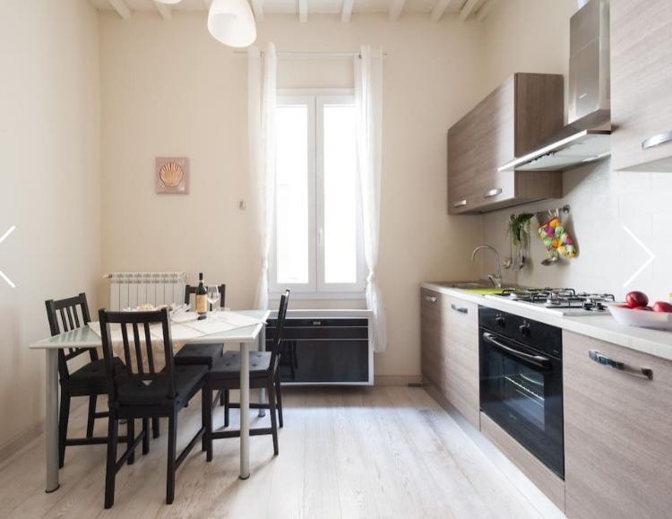 Modern Sant'antonino Apartment