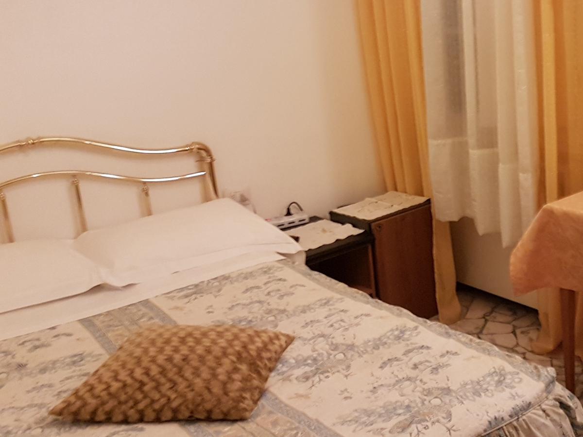 Casa Maya Souvenir Hotel *