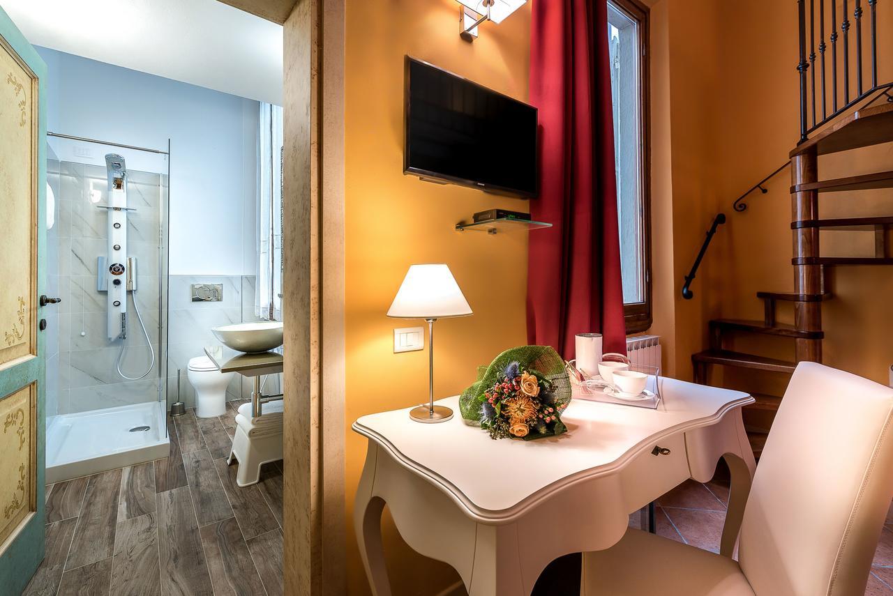 Residenza Conte Di Cavour & Rooftop Guest house Florence